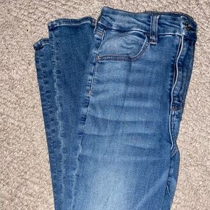 Very high waisted skinny jeans